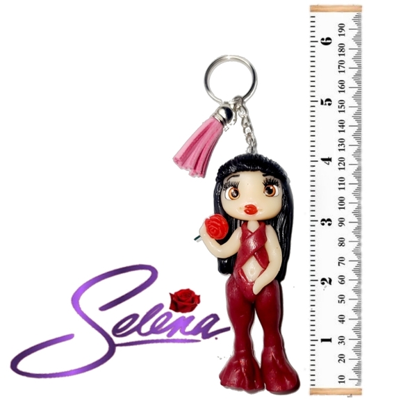SELENA'S CUTE KEYCHAIN - Picture 2 of 2